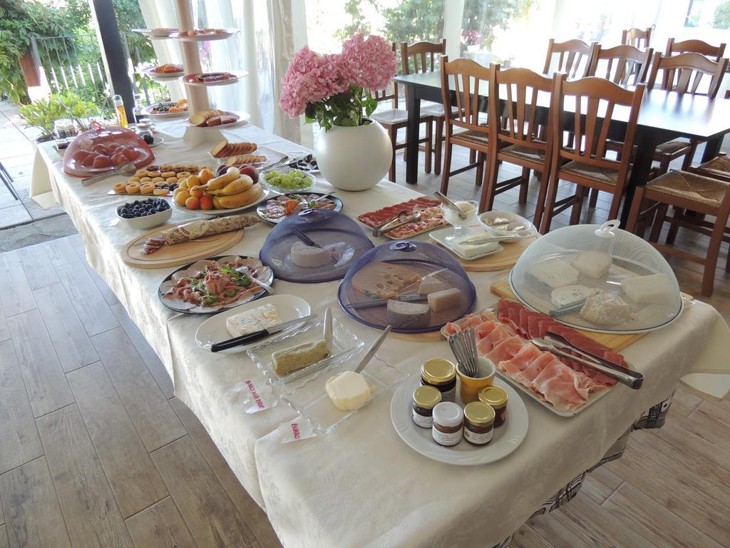 Da Fabiana Bed & Breakfast Bossolasco Екстериор снимка