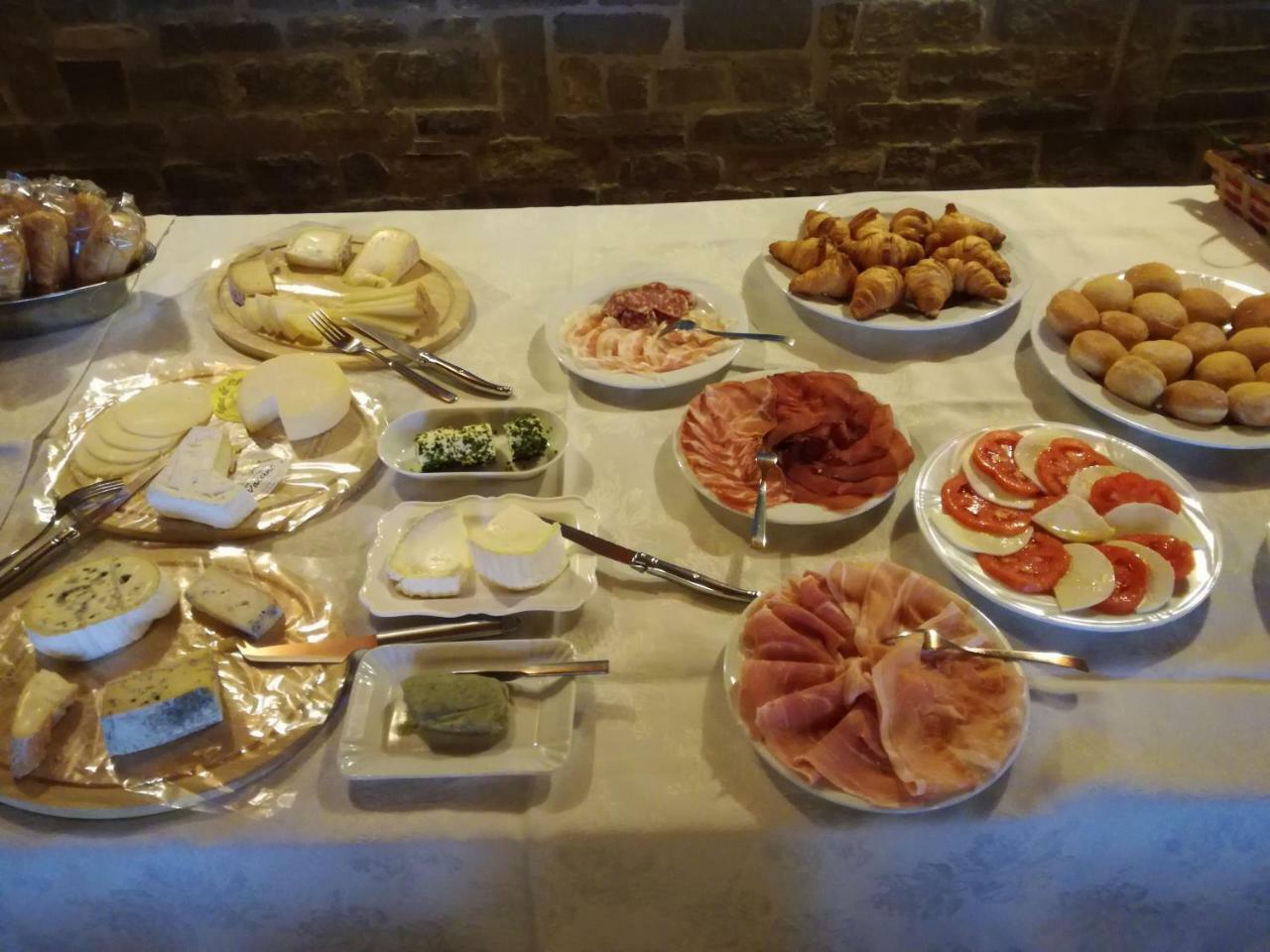Da Fabiana Bed & Breakfast Bossolasco Екстериор снимка